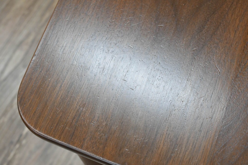 中古　飛騨高山　家具ブランド　シラカワ(shirakawa)　ハルス(Hals)　ウォールナット材　シンプルで洗練されたデザインのダイニングテーブル　定価約22万円　(R-082125)