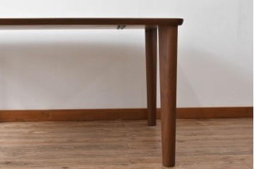 中古　飛騨高山　家具ブランド　シラカワ(shirakawa)　ハルス(Hals)　ウォールナット材　シンプルで洗練されたデザインのダイニングテーブル　定価約22万円　(R-082125)