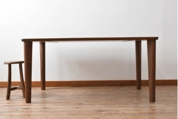 中古　飛騨高山　家具ブランド　シラカワ(shirakawa)　ハルス(Hals)　ウォールナット材　シンプルで洗練されたデザインのダイニングテーブル　定価約22万円　(R-082125)
