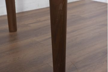 中古　飛騨高山　家具ブランド　シラカワ(shirakawa)　ハルス(Hals)　ウォールナット材　シンプルで洗練されたデザインのダイニングテーブル(4人掛け、食卓)(定価約22万円)(R-082125)