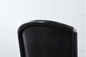 中古　ドイツ　IDC大塚家具取り扱い　高級家具メーカー　Ronald Schmitt(ロナルドシュミット)　極厚本革(レザー)　スタイリッシュなデザインが美しいダイニングチェア2脚セット(アームレスチェア、イス、椅子、バラ売り可能)(定価2脚で約22万円)(R-082127)