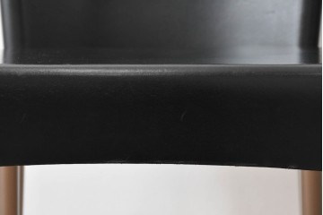 中古　ドイツ　IDC大塚家具取り扱い　高級家具メーカー　Ronald Schmitt(ロナルドシュミット)　極厚本革(レザー)　スタイリッシュなデザインが美しいダイニングチェア2脚セット(アームレスチェア、イス、椅子、バラ売り可能)(定価2脚で約22万円)(R-082127)