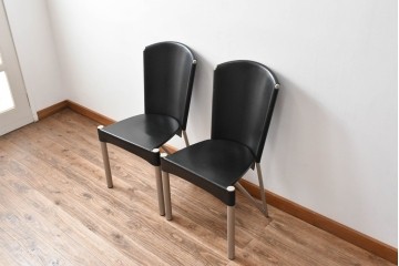 中古　ドイツ　IDC大塚家具取り扱い　高級家具メーカー　Ronald Schmitt(ロナルドシュミット)　極厚本革(レザー)　スタイリッシュなデザインが美しいダイニングチェア2脚セット(アームレスチェア、イス、椅子、バラ売り可能)(定価2脚で約22万円)(R-082127)