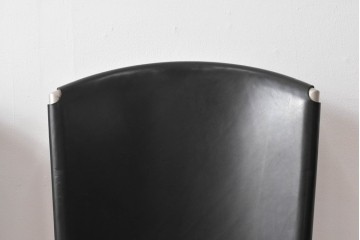 中古　ドイツ　IDC大塚家具取り扱い　高級家具メーカー　Ronald Schmitt(ロナルドシュミット)　極厚本革(レザー)　スタイリッシュなデザインが美しいダイニングチェア2脚セット(アームレスチェア、イス、椅子、バラ売り可能)(定価2脚で約22万円)(R-082127)