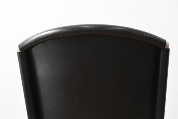 中古　ドイツ　IDC大塚家具取り扱い　高級家具メーカー　Ronald Schmitt(ロナルドシュミット)　極厚本革(レザー)　スタイリッシュなデザインが美しいダイニングチェア2脚セット(アームレスチェア、イス、椅子、バラ売り可能)(定価2脚で約22万円)(R-082127)