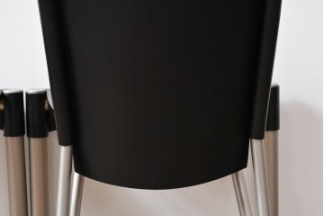 中古　ドイツ　IDC大塚家具取り扱い　高級家具メーカー　Ronald Schmitt(ロナルドシュミット)　極厚本革(レザー)　スタイリッシュなデザインが美しいダイニングチェア2脚セット(アームレスチェア、イス、椅子、バラ売り可能)(定価2脚で約22万円)(R-082127)