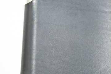 中古　ドイツ　IDC大塚家具取り扱い　高級家具メーカー　Ronald Schmitt(ロナルドシュミット)　極厚本革(レザー)　スタイリッシュなデザインが美しいダイニングチェア2脚セット(アームレスチェア、イス、椅子、バラ売り可能)(定価2脚で約22万円)(R-082127)