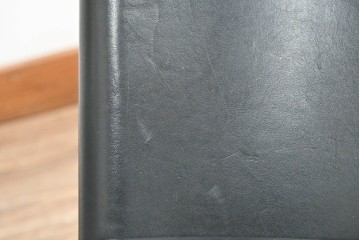 中古　ドイツ　IDC大塚家具取り扱い　高級家具メーカー　Ronald Schmitt(ロナルドシュミット)　極厚本革(レザー)　スタイリッシュなデザインが美しいダイニングチェア2脚セット(アームレスチェア、イス、椅子、バラ売り可能)(定価2脚で約22万円)(R-082127)