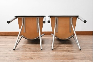 中古　ドイツ　IDC大塚家具取り扱い　高級家具メーカー　Ronald Schmitt(ロナルドシュミット)　極厚本革(レザー)　スタイリッシュなデザインが美しいダイニングチェア2脚セット(アームレスチェア、イス、椅子、バラ売り可能)(定価2脚で約22万円)(R-082127)