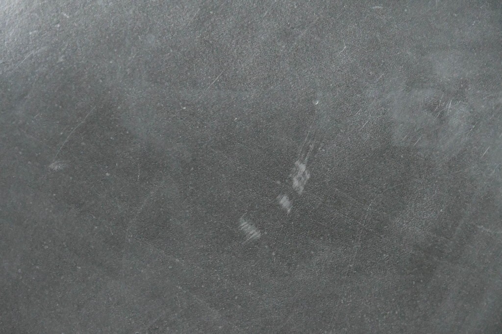 中古　ドイツ　IDC大塚家具取り扱い　高級家具メーカー　Ronald Schmitt(ロナルドシュミット)　極厚本革(レザー)　スタイリッシュなデザインが美しいダイニングチェア2脚セット(アームレスチェア、イス、椅子、バラ売り可能)(定価2脚で約22万円)(R-082127)