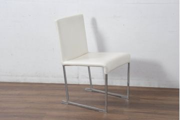 中古　B&B Italia(ビーアンドビー イタリア)　SEDIA SOLO(セディア ソロ)　Antonio Citterio(アントニオチッテリオ)　本革(レザー)　シンプルで無駄のないフォルムのダイニングチェア(椅子、アームレスチェア)(定価約17万円)(R-082128)