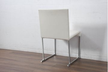 中古　B&B Italia(ビーアンドビー イタリア)　SEDIA SOLO(セディア ソロ)　Antonio Citterio(アントニオチッテリオ)　本革(レザー)　シンプルで無駄のないフォルムのダイニングチェア(椅子、アームレスチェア)(定価約17万円)(R-082128)