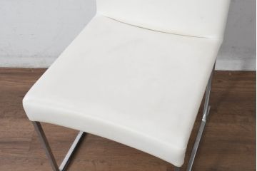 中古　B&B Italia(ビーアンドビー イタリア)　SEDIA SOLO(セディア ソロ)　Antonio Citterio(アントニオチッテリオ)　本革(レザー)　シンプルで無駄のないフォルムのダイニングチェア(椅子、アームレスチェア)(定価約17万円)(R-082128)