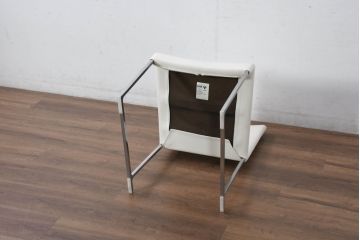 中古　B&B Italia(ビーアンドビー イタリア)　SEDIA SOLO(セディア ソロ)　Antonio Citterio(アントニオチッテリオ)　本革(レザー)　シンプルで無駄のないフォルムのダイニングチェア(椅子、アームレスチェア)(定価約17万円)(R-082128)