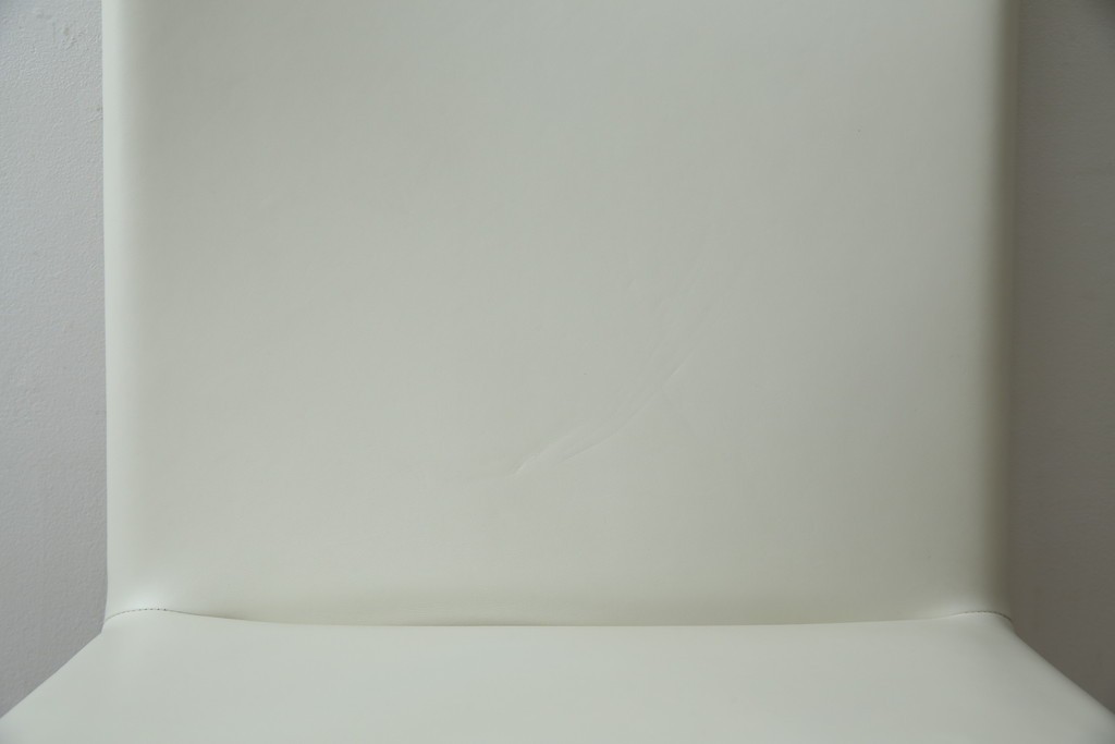 中古　B&B Italia(ビーアンドビー イタリア)　SEDIA SOLO(セディア ソロ)　Antonio Citterio(アントニオチッテリオ)　本革(レザー)　シンプルで無駄のないフォルムのダイニングチェア　定価約17万円相当　(R-082128)