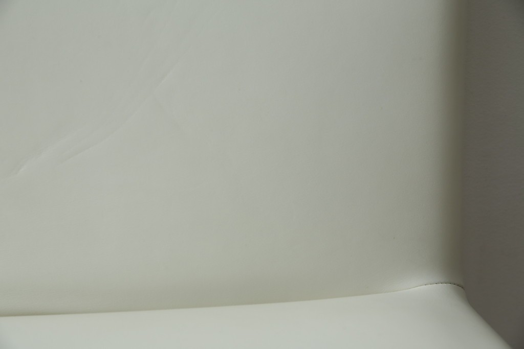 中古　B&B Italia(ビーアンドビー イタリア)　SEDIA SOLO(セディア ソロ)　Antonio Citterio(アントニオチッテリオ)　本革(レザー)　シンプルで無駄のないフォルムのダイニングチェア　定価約17万円相当　(R-082128)