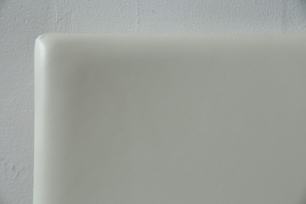 中古　B&B Italia(ビーアンドビー イタリア)　SEDIA SOLO(セディア ソロ)　Antonio Citterio(アントニオチッテリオ)　本革(レザー)　シンプルで無駄のないフォルムのダイニングチェア　定価約17万円相当　(R-082128)