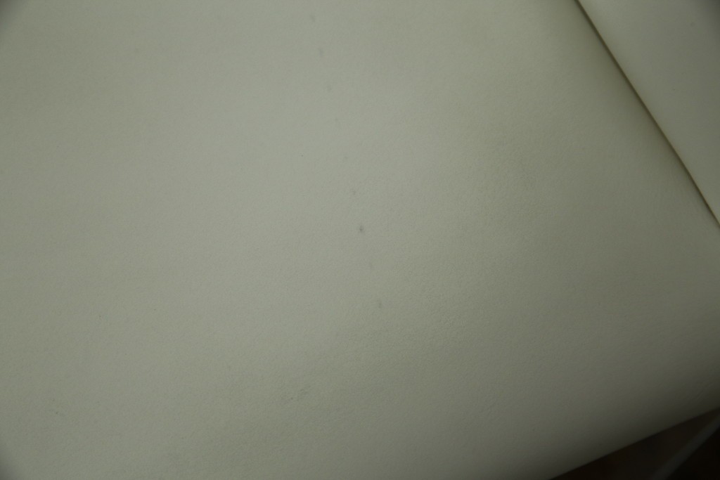 中古　B&B Italia(ビーアンドビー イタリア)　SEDIA SOLO(セディア ソロ)　Antonio Citterio(アントニオチッテリオ)　本革(レザー)　シンプルで無駄のないフォルムのダイニングチェア　定価約17万円相当　(R-082128)