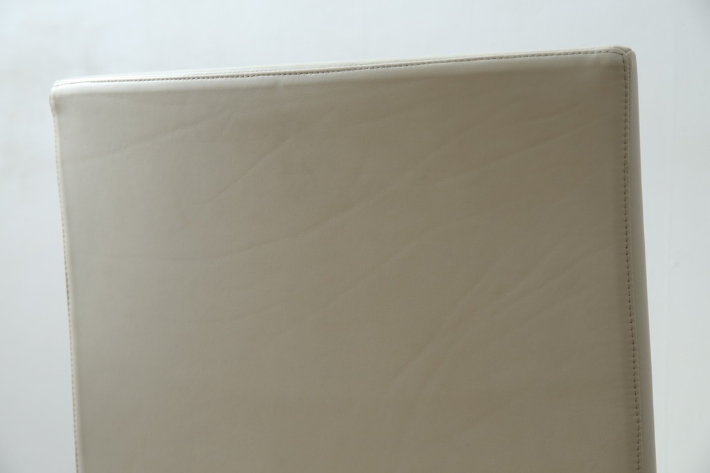 中古　B&B Italia(ビーアンドビー イタリア)　SEDIA SOLO(セディア ソロ)　Antonio Citterio(アントニオチッテリオ)　本革(レザー)　シンプルで無駄のないフォルムのダイニングチェア　定価約17万円相当　(R-082128)