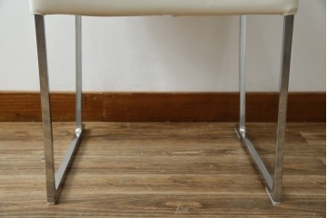 中古　B&B Italia(ビーアンドビー イタリア)　SEDIA SOLO(セディア ソロ)　Antonio Citterio(アントニオチッテリオ)　本革(レザー)　シンプルで無駄のないフォルムのダイニングチェア　定価約17万円相当　(R-082128)