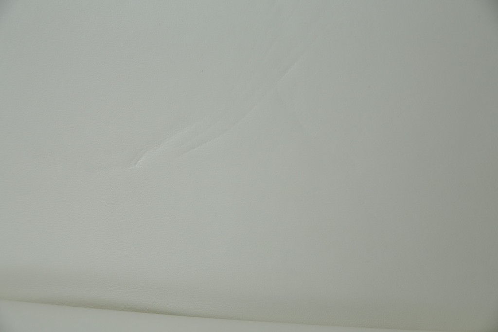 中古　B&B Italia(ビーアンドビー イタリア)　SEDIA SOLO(セディア ソロ)　Antonio Citterio(アントニオチッテリオ)　本革(レザー)　シンプルで無駄のないフォルムのダイニングチェア　定価約17万円相当　(R-082128)