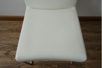 中古　B&B Italia(ビーアンドビー イタリア)　SEDIA SOLO(セディア ソロ)　Antonio Citterio(アントニオチッテリオ)　本革(レザー)　シンプルで無駄のないフォルムのダイニングチェア　定価約17万円相当　(R-082128)