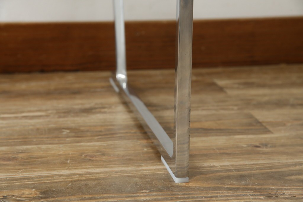 中古　B&B Italia(ビーアンドビー イタリア)　SEDIA SOLO(セディア ソロ)　Antonio Citterio(アントニオチッテリオ)　本革(レザー)　シンプルで無駄のないフォルムのダイニングチェア　定価約17万円相当　(R-082128)