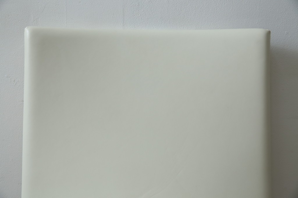 中古　B&B Italia(ビーアンドビー イタリア)　SEDIA SOLO(セディア ソロ)　Antonio Citterio(アントニオチッテリオ)　本革(レザー)　シンプルで無駄のないフォルムのダイニングチェア　定価約17万円相当　(R-082128)