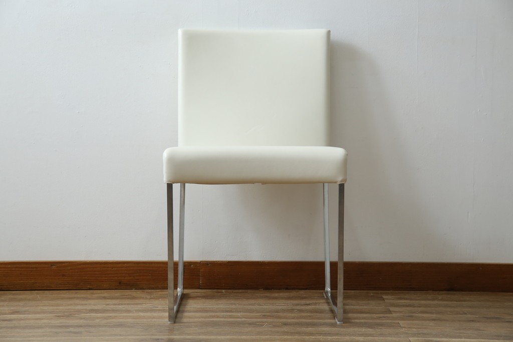 中古　B&B Italia(ビーアンドビー イタリア)　SEDIA SOLO(セディア ソロ)　Antonio Citterio(アントニオチッテリオ)　本革(レザー)　シンプルで無駄のないフォルムのダイニングチェア　定価約17万円相当　(R-082128)