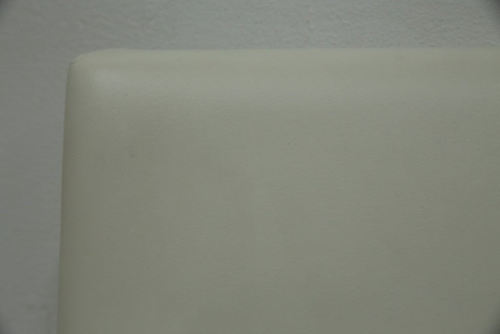 中古　B&B Italia(ビーアンドビー イタリア)　SEDIA SOLO(セディア ソロ)　Antonio Citterio(アントニオチッテリオ)　本革(レザー)　シンプルで無駄のないフォルムのダイニングチェア　定価約17万円相当　(R-082128)