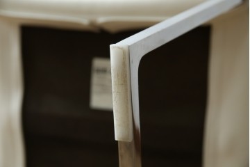 中古　B&B Italia(ビーアンドビー イタリア)　SEDIA SOLO(セディア ソロ)　Antonio Citterio(アントニオチッテリオ)　本革(レザー)　シンプルで無駄のないフォルムのダイニングチェア　定価約17万円相当　(R-082128)