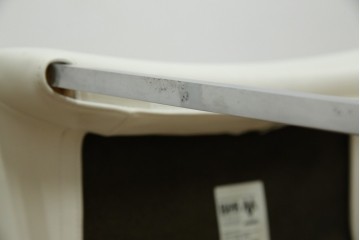 中古　B&B Italia(ビーアンドビー イタリア)　SEDIA SOLO(セディア ソロ)　Antonio Citterio(アントニオチッテリオ)　本革(レザー)　シンプルで無駄のないフォルムのダイニングチェア　定価約17万円相当　(R-082128)