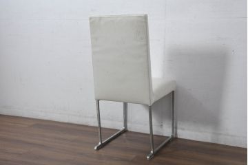 中古　B&B Italia(ビーアンドビー イタリア)　SOLO(ソロ)　Antonio Citterio(アントニオチッテリオ)　本革(レザー)　シンプルで洗練された佇まいのダイニングチェア(椅子、アームレスチェア)(定価約23万円)(R-082129)