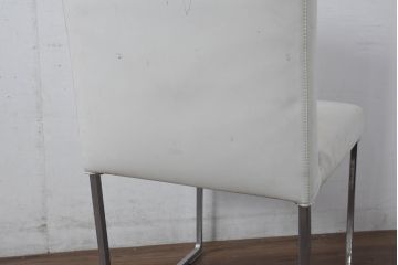 中古　B&B Italia(ビーアンドビー イタリア)　SOLO(ソロ)　Antonio Citterio(アントニオチッテリオ)　本革(レザー)　シンプルで洗練された佇まいのダイニングチェア(椅子、アームレスチェア)(定価約23万円)(R-082129)