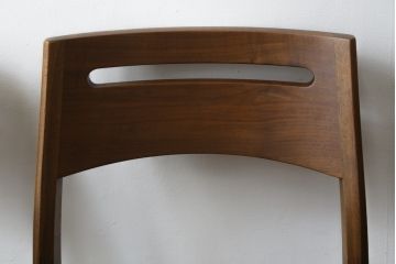 中古　美品　飛騨高山　家具ブランド　シラカワ(shirakawa)　ハルス(Hals)　ウォールナット材　シンプルで洗練されたデザインのダイニングチェア4脚セット(アームレスチェア、椅子、イス、バラ売り可能)(定価4脚で約19万円)(R-082132)