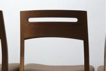 中古　美品　飛騨高山　家具ブランド　シラカワ(shirakawa)　ハルス(Hals)　ウォールナット材　シンプルで洗練されたデザインのダイニングチェア4脚セット(アームレスチェア、椅子、イス、バラ売り可能)(定価4脚で約19万円)(R-082132)