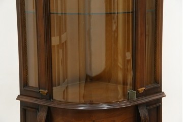 中古　美品　曲げガラス　気品あふれる繊細な象嵌入りの縦型コーナーキャビネット　定価約40万円　(R-082135)
