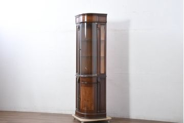中古　美品　曲げガラス　気品あふれる繊細な象嵌入りの縦型コーナーキャビネット(曲面ガラス、Rガラス、コーナーラック、飾り棚、収納棚、戸棚、カップボード、ディスプレイケース、コレクションケース)(定価約40万円)(R-082135)