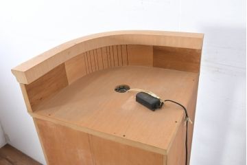 中古　美品　曲げガラス　気品あふれる繊細な象嵌入りの縦型コーナーキャビネット(曲面ガラス、Rガラス、コーナーラック、飾り棚、収納棚、戸棚、カップボード、ディスプレイケース、コレクションケース)(定価約40万円)(R-082135)