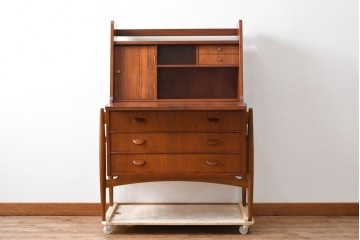 デンマークビンテージ　オークレッグ　ローズウッド?　チーク材　クラシカルな雰囲気を盛り立てるライティングビューロー　(R-082141)