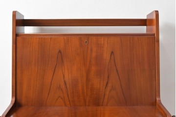 デンマークビンテージ　オークレッグ　ローズウッド?　チーク材　クラシカルな雰囲気を盛り立てるライティングビューロー　(R-082141)