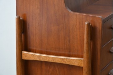 デンマークビンテージ　オークレッグ　ローズウッド?　チーク材　クラシカルな雰囲気を盛り立てるライティングビューロー　(R-082141)