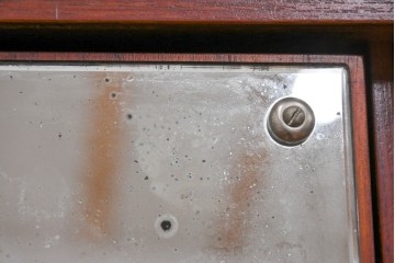 デンマークビンテージ　オークレッグ　ローズウッド?　チーク材　クラシカルな雰囲気を盛り立てるライティングビューロー　(R-082141)