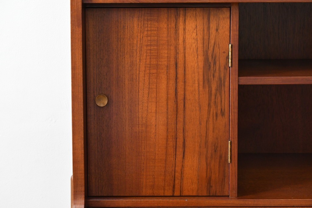 デンマークビンテージ　オークレッグ　ローズウッド?　チーク材　クラシカルな雰囲気を盛り立てるライティングビューロー　(R-082141)