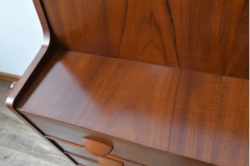 デンマークビンテージ　オークレッグ　ローズウッド?　チーク材　クラシカルな雰囲気を盛り立てるライティングビューロー　(R-082141)