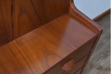 デンマークビンテージ　オークレッグ　ローズウッド?　チーク材　クラシカルな雰囲気を盛り立てるライティングビューロー　(R-082141)