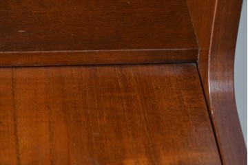 デンマークビンテージ　オークレッグ　ローズウッド?　チーク材　クラシカルな雰囲気を盛り立てるライティングビューロー　(R-082141)