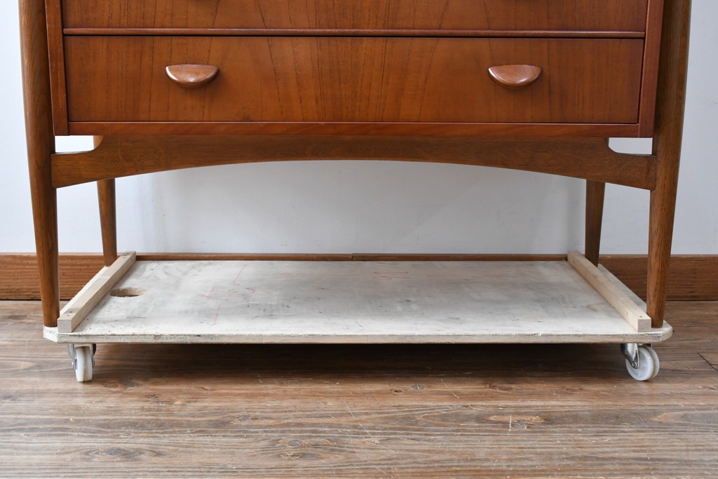 デンマークビンテージ　オークレッグ　ローズウッド?　チーク材　クラシカルな雰囲気を盛り立てるライティングビューロー　(R-082141)