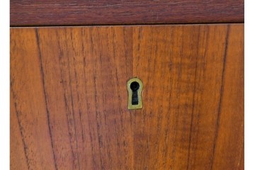 デンマークビンテージ　オークレッグ　ローズウッド?　チーク材　クラシカルな雰囲気を盛り立てるライティングビューロー　(R-082141)