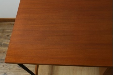 和製ヴィンテージ　天童木工(Tendo)　名作!!　洗練されたデザインがお洒落!!北欧スタイルにおすすめのチーク材製デスク　(R-082142)